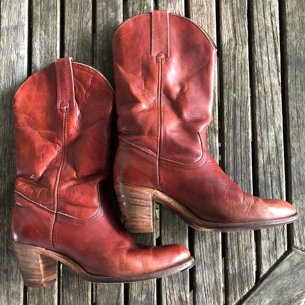 Women’s Vintsge ~ 9B FRYE Boots